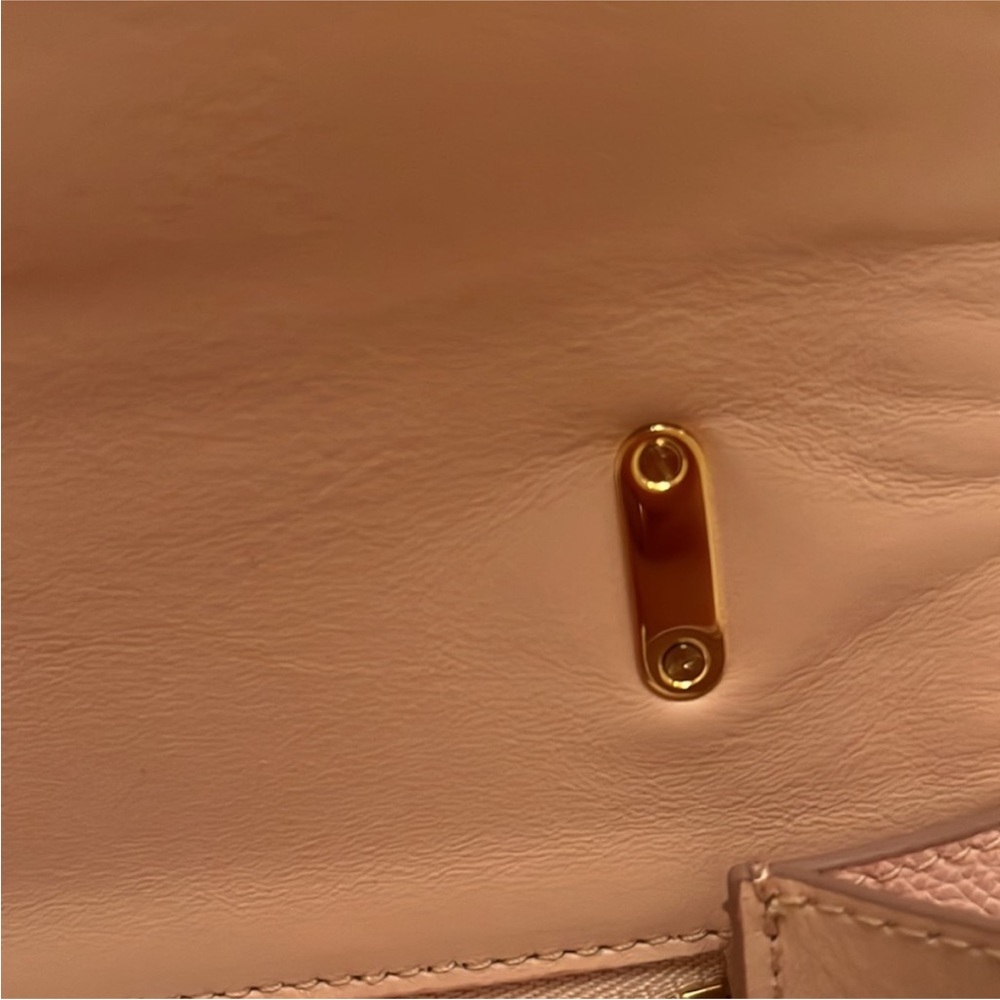 Salvatore Ferragamo Ginny Light Pink Leather Purse - Picture 12 of 16